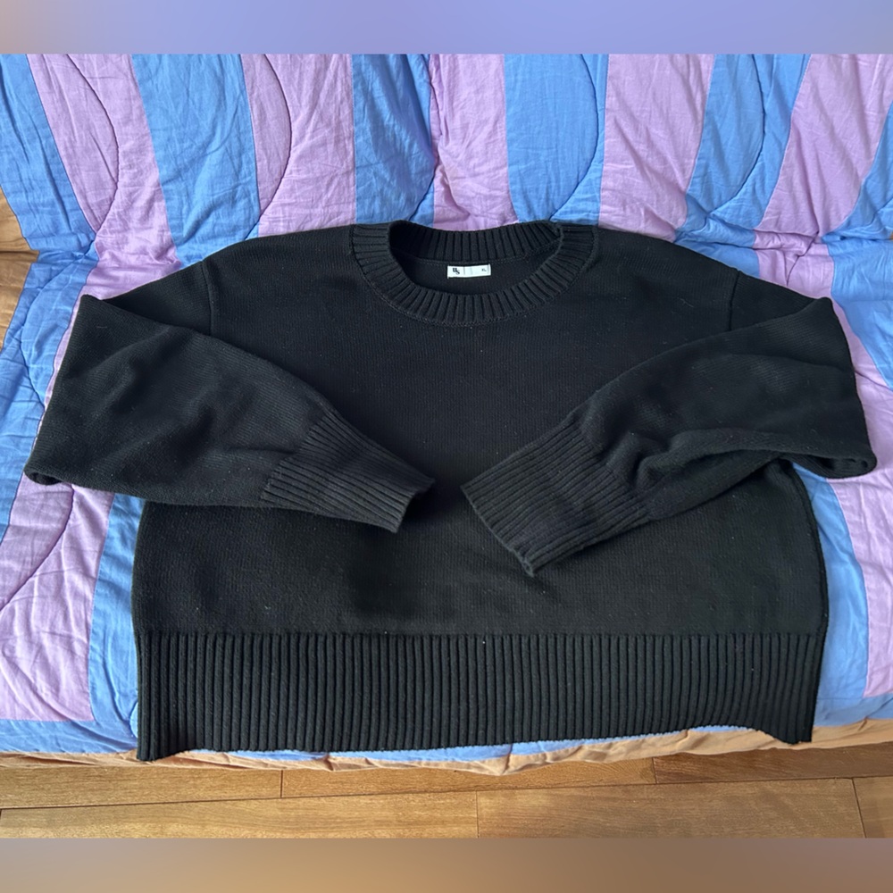 Uncle Studios The Jumper in black